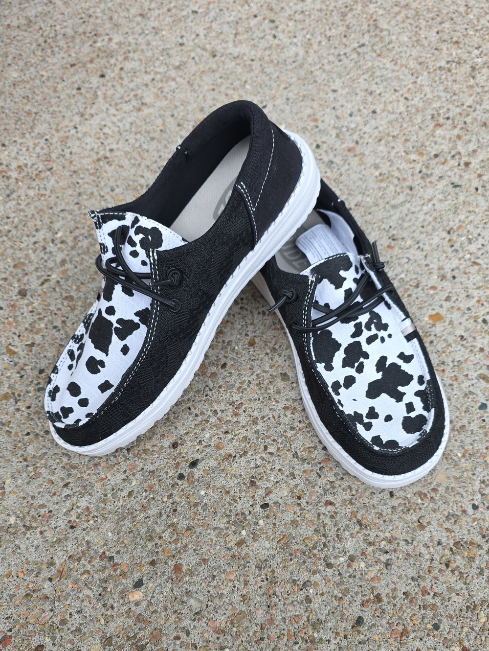 Hey Dude Wendy Black & White Boho Cow Wild Size 7
